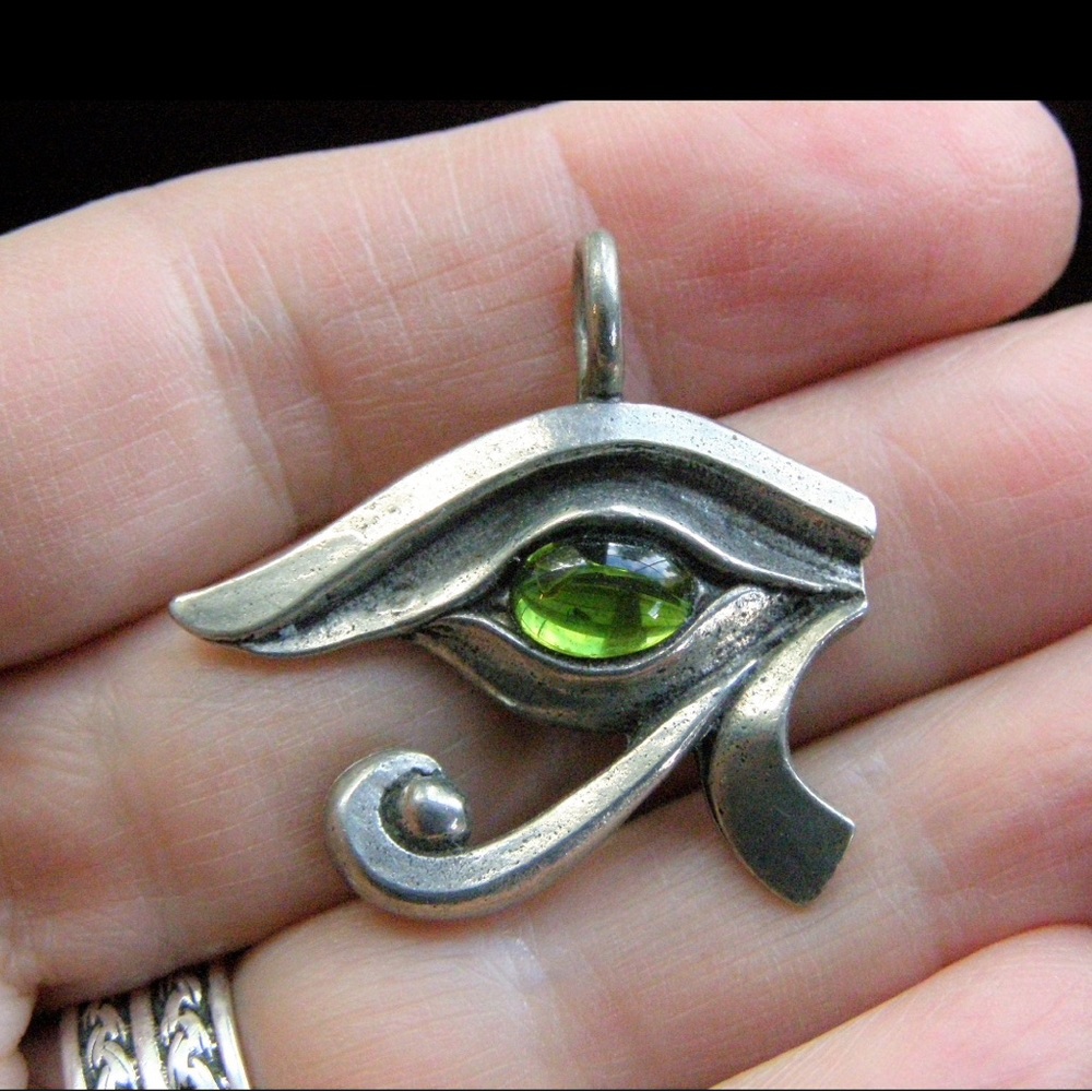 Vintage eye of “Ra” pendant - Egyptian